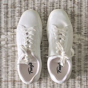 Fuego White Low Top Dance Sneakers